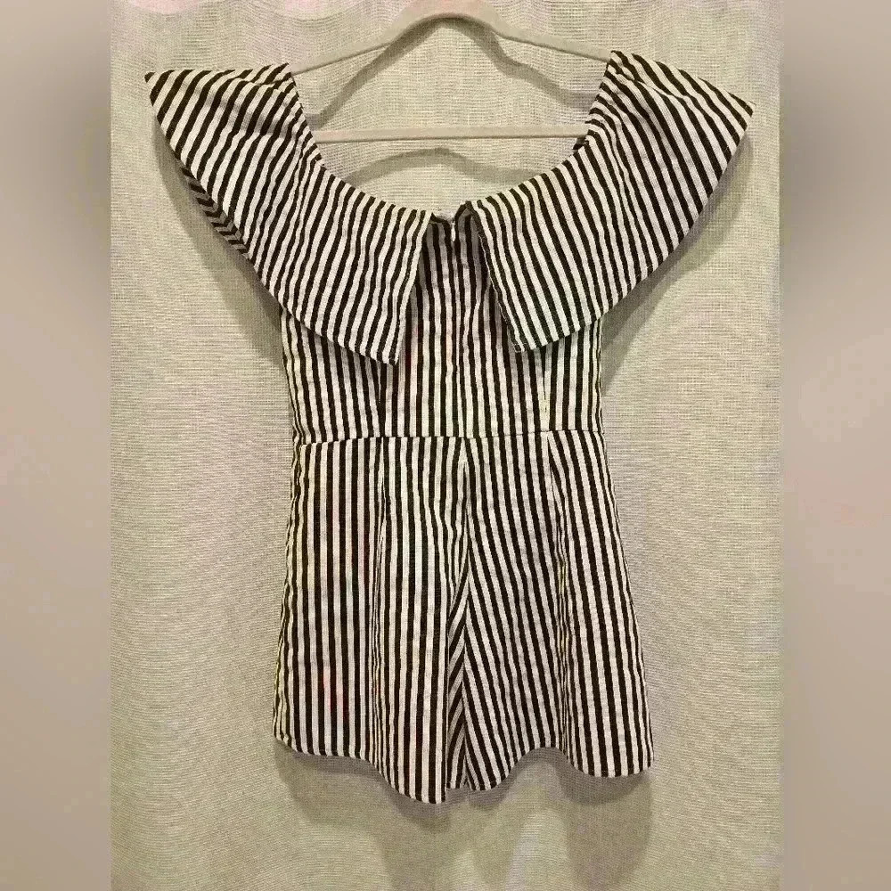 Sugar Lips Stripe Romper - Picture 4 of 5
